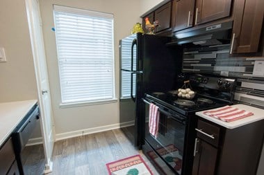 1015 Country Place Dr 1-4 Beds Apartment for Rent Photo Gallery 1